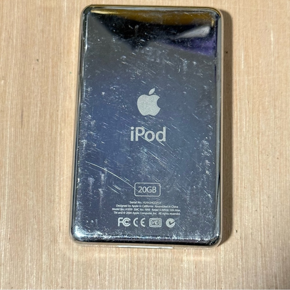 Apple iPod Classic Model-A1059 20GB BROKEN White Bad Battery “Parts/Repair” Read - Picture 6 of 10